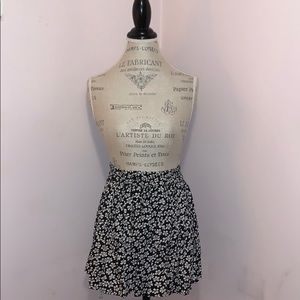 BRANDY MELVILLE FLORAL PLEATED SKIRT